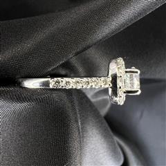 14K WHITE GOLD 1.05CTW DIAMOND HALO ENGAGEMENT RING
